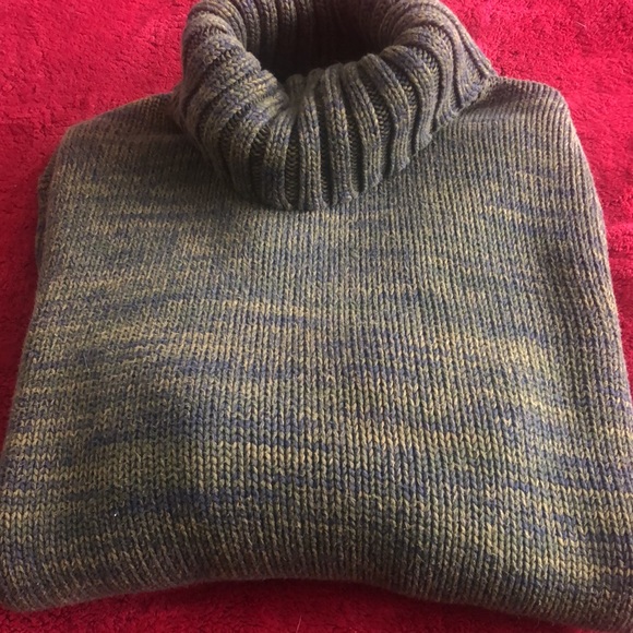 Banana Republic heavy weight cotton turtleneck sweater - Picture 5 of 5